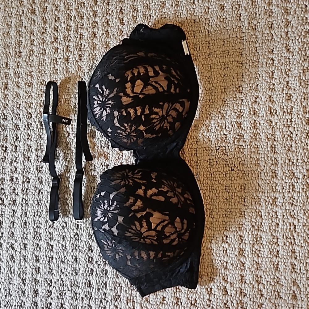 Tahari Bra